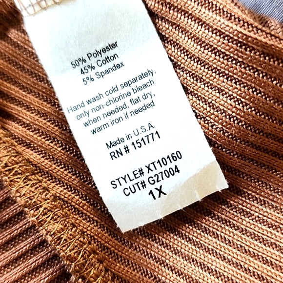 Low back pullover with back detail. - Picture 5 of 5